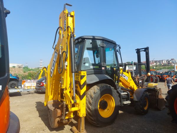 Buldoexcavator JCB 3CX de vanzare