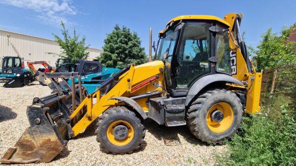 Buldoexcavator JCB 3CX de vanzare 2018